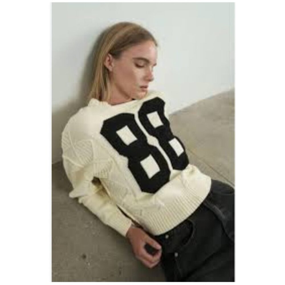 JANÁE Sweater Womens Medium White 88 Graphic Sports Knit Crewneck Pullover